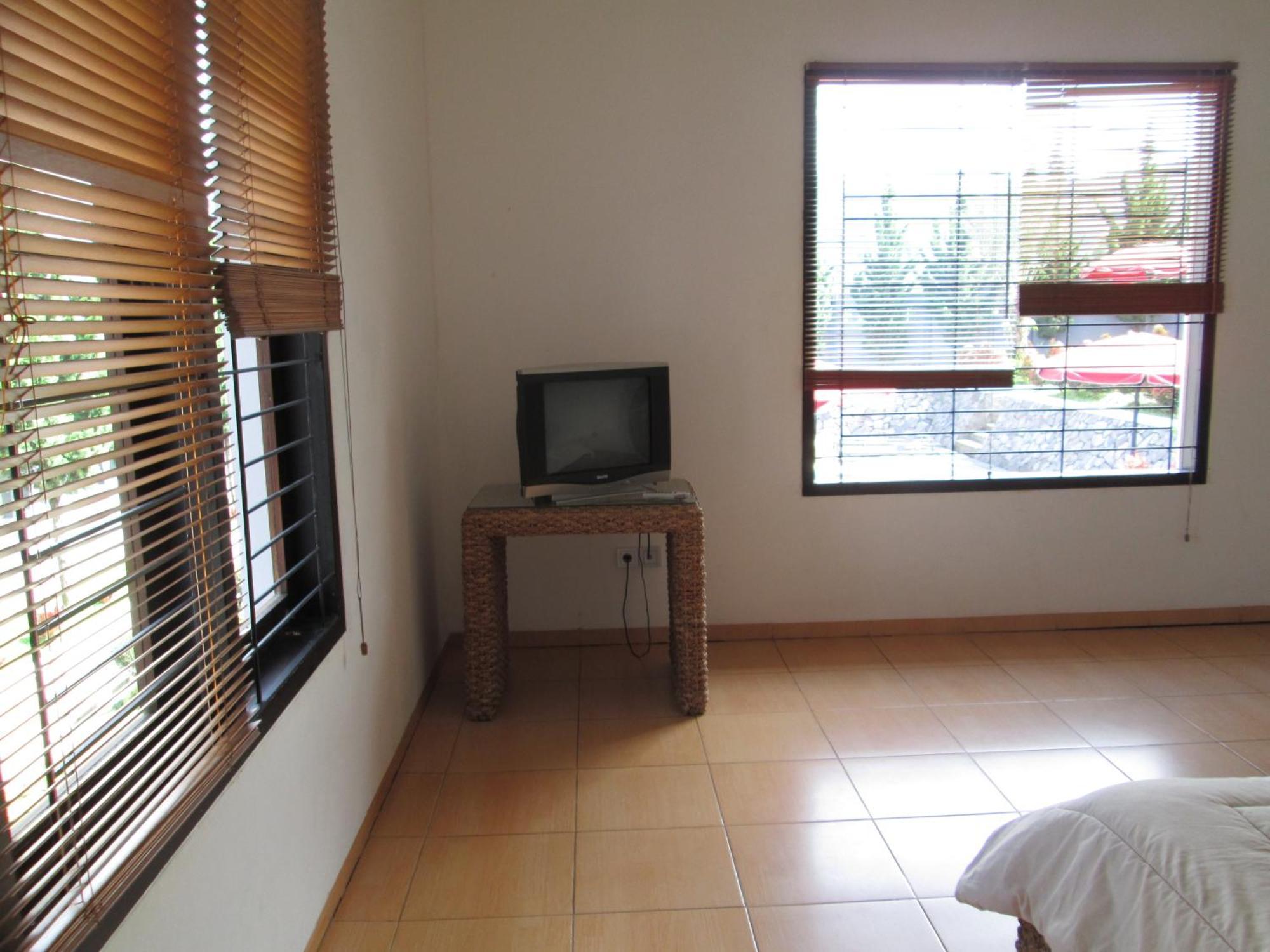 Osmond Villa Resort Lembang Extérieur photo